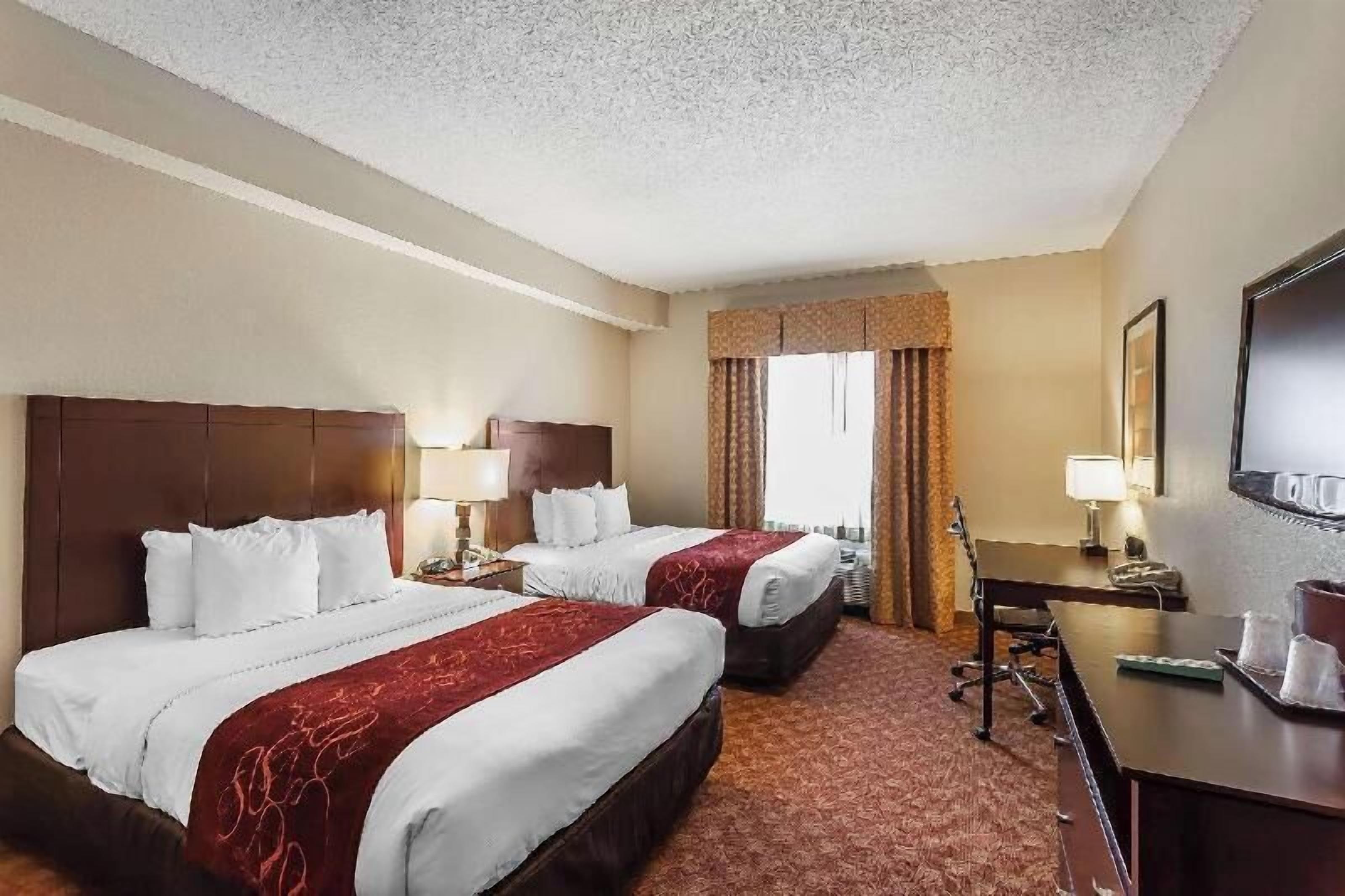In-room safe, individually decorated, individually furnished, desk