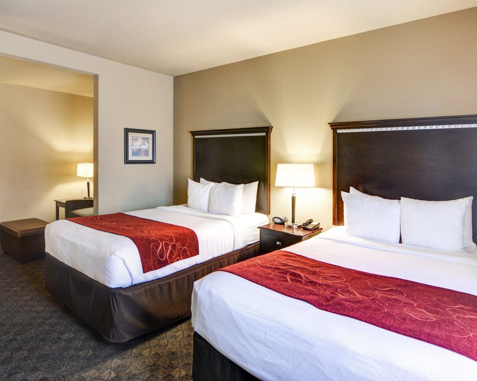 Premium bedding, in-room safe, desk, laptop workspace