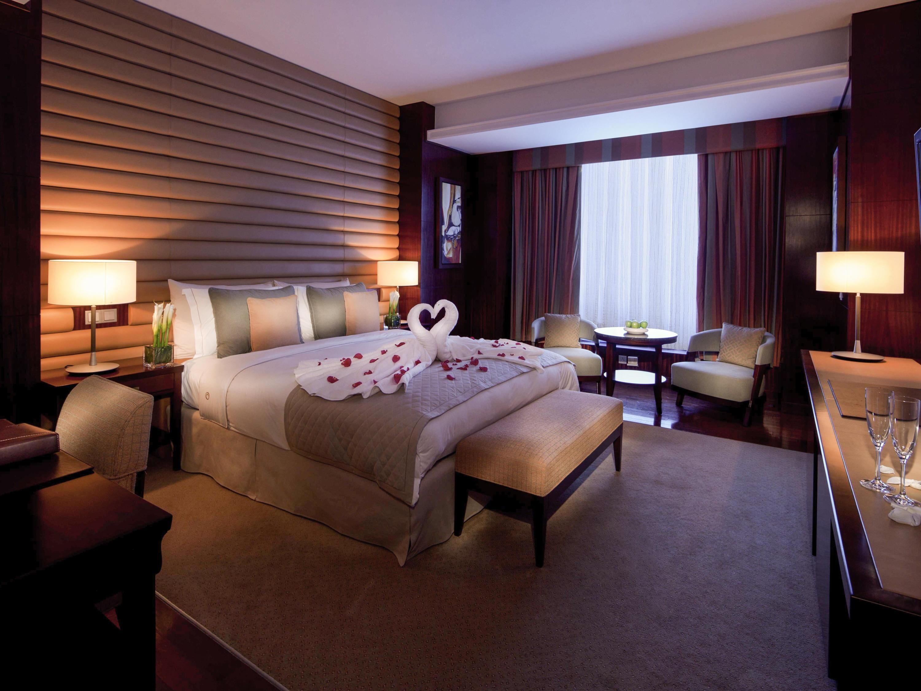 1 bedroom, premium bedding, down duvets, minibar