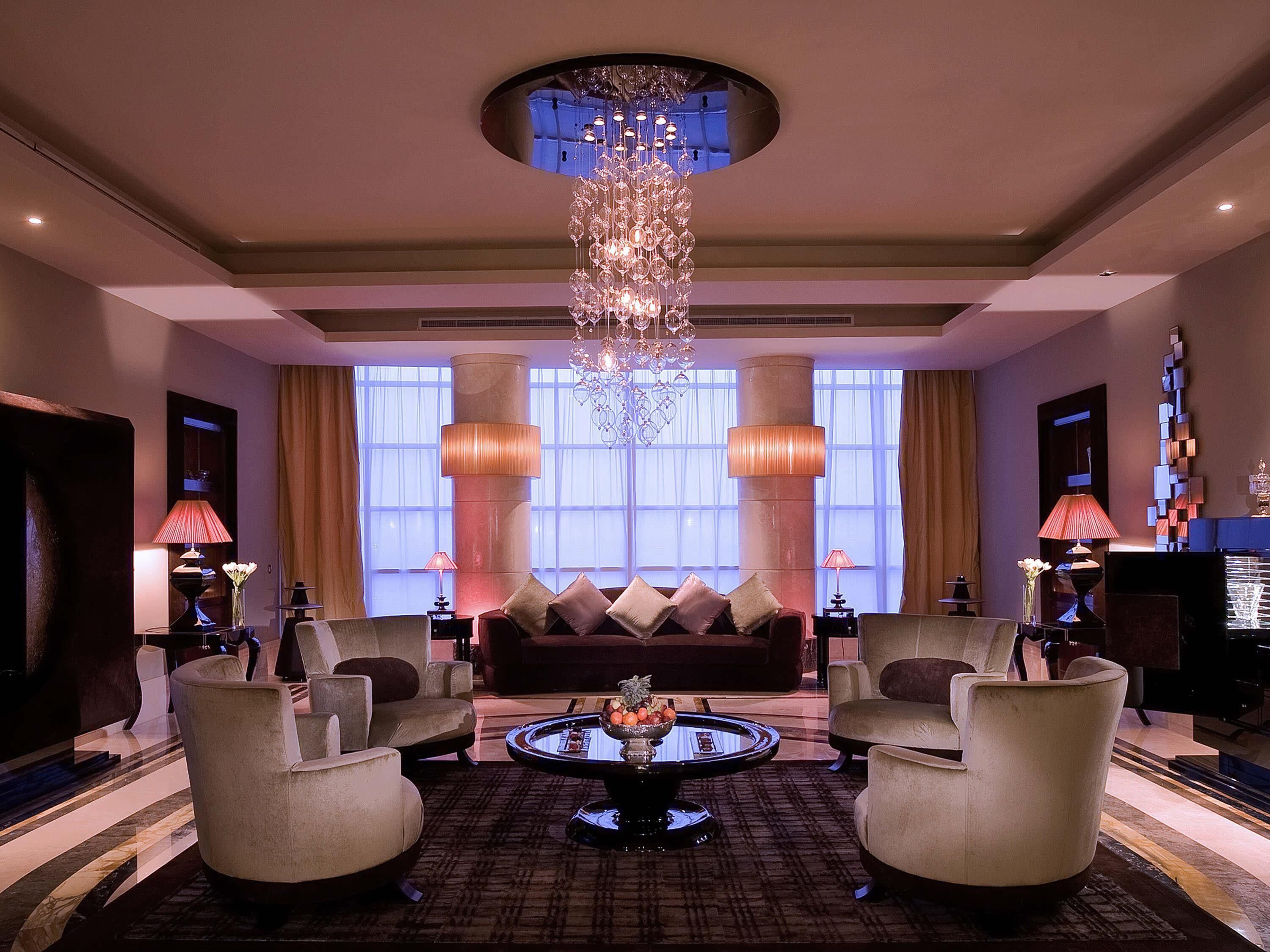 1 bedroom, premium bedding, down duvets, minibar