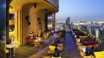 3 barer/lounger, bar ved poolen