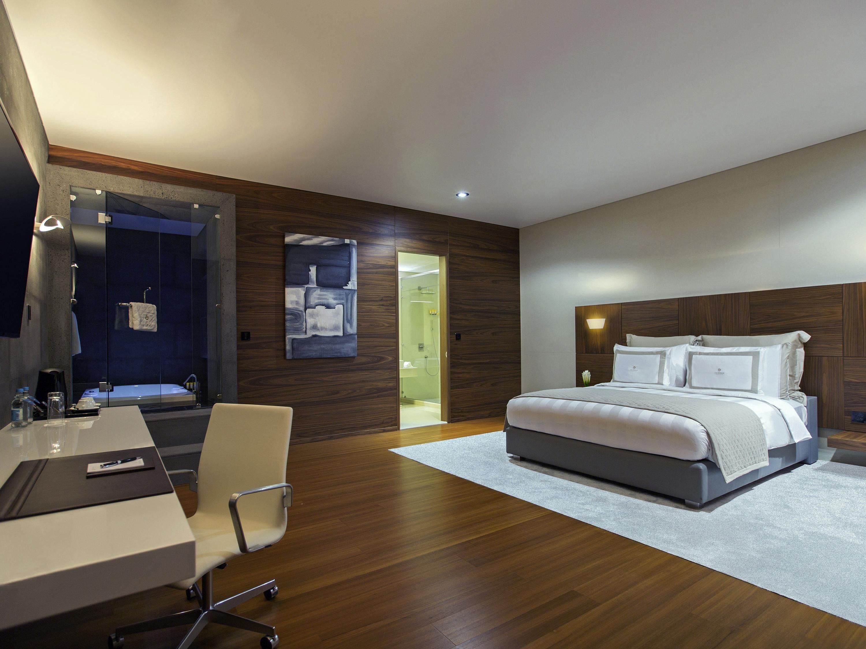 Suite, 2 habitaciones (Diplomatic) | Ropa de cama de alta calidad, edredones de plumas, minibar y caja fuerte