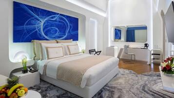 1 bedroom, premium bedding, down duvets, minibar