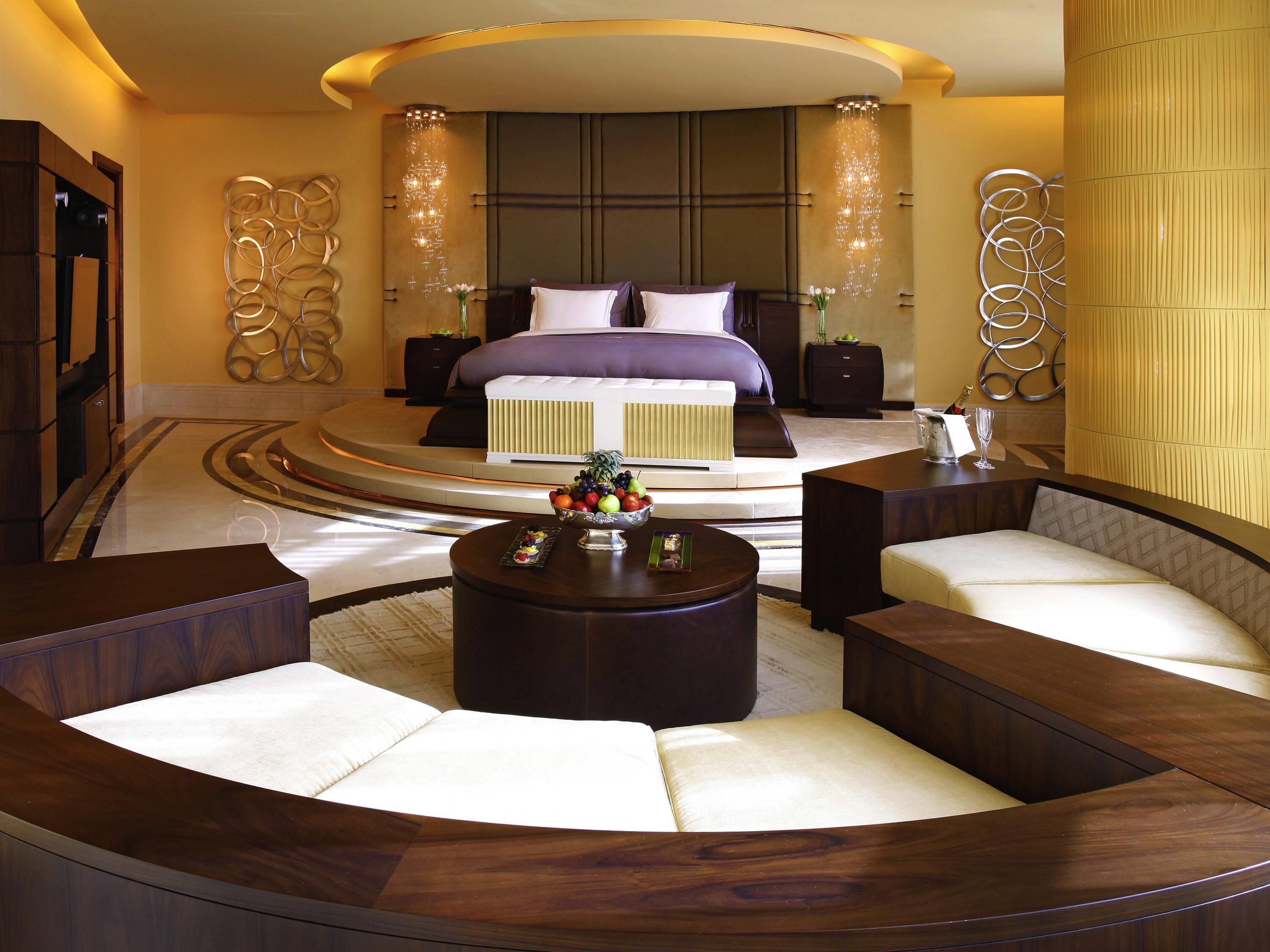 1 bedroom, premium bedding, down duvets, minibar