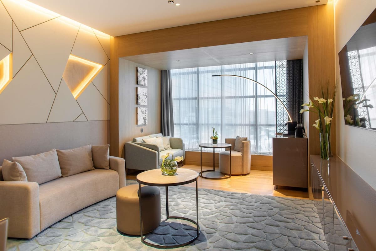 Junior Suite, 1 King Bed, City View