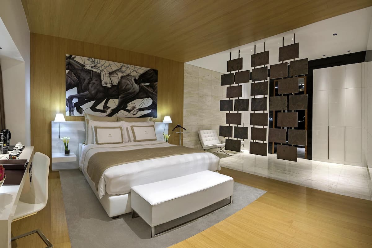 suite, 1 bedroom (diplomatic) | 1 bedroom, premium bedding, down duvets, minibar