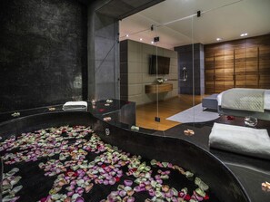 Suite, 2 Bedrooms (Diplomatic) | Premium bedding, down duvets, minibar, in-room safe - La Cigale Hotel Managed by Accor (Doha)