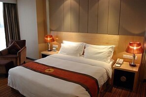 Premium bedding, minibar, in-room safe, desk