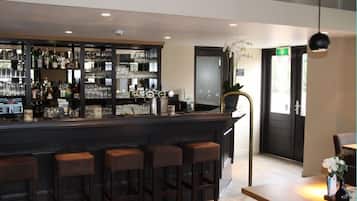 Bar (in der Unterkunft)