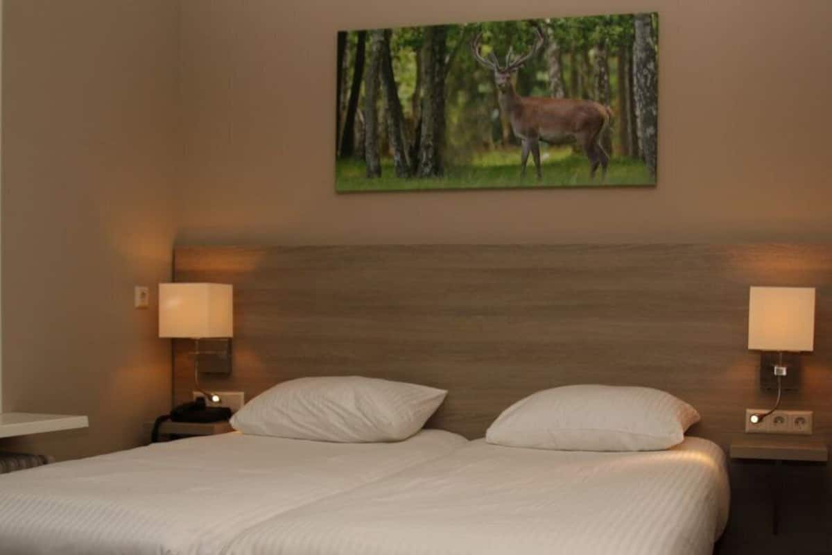 Habitación doble Confort, tina | Cunas, camas extra y wifi gratis