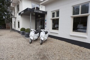 Property entrance - Fletcher Hotel-Restaurant Het Veluwse Bos (Beekbergen)