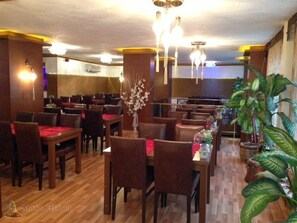 Free daily continental breakfast - Maya Hotel Istanbul (Istanbul)