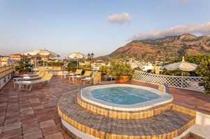 Bañera de hidromasaje exterior