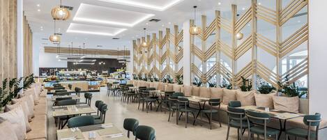 2 restaurants, breakfast, lunch, dinner served; international cuisine