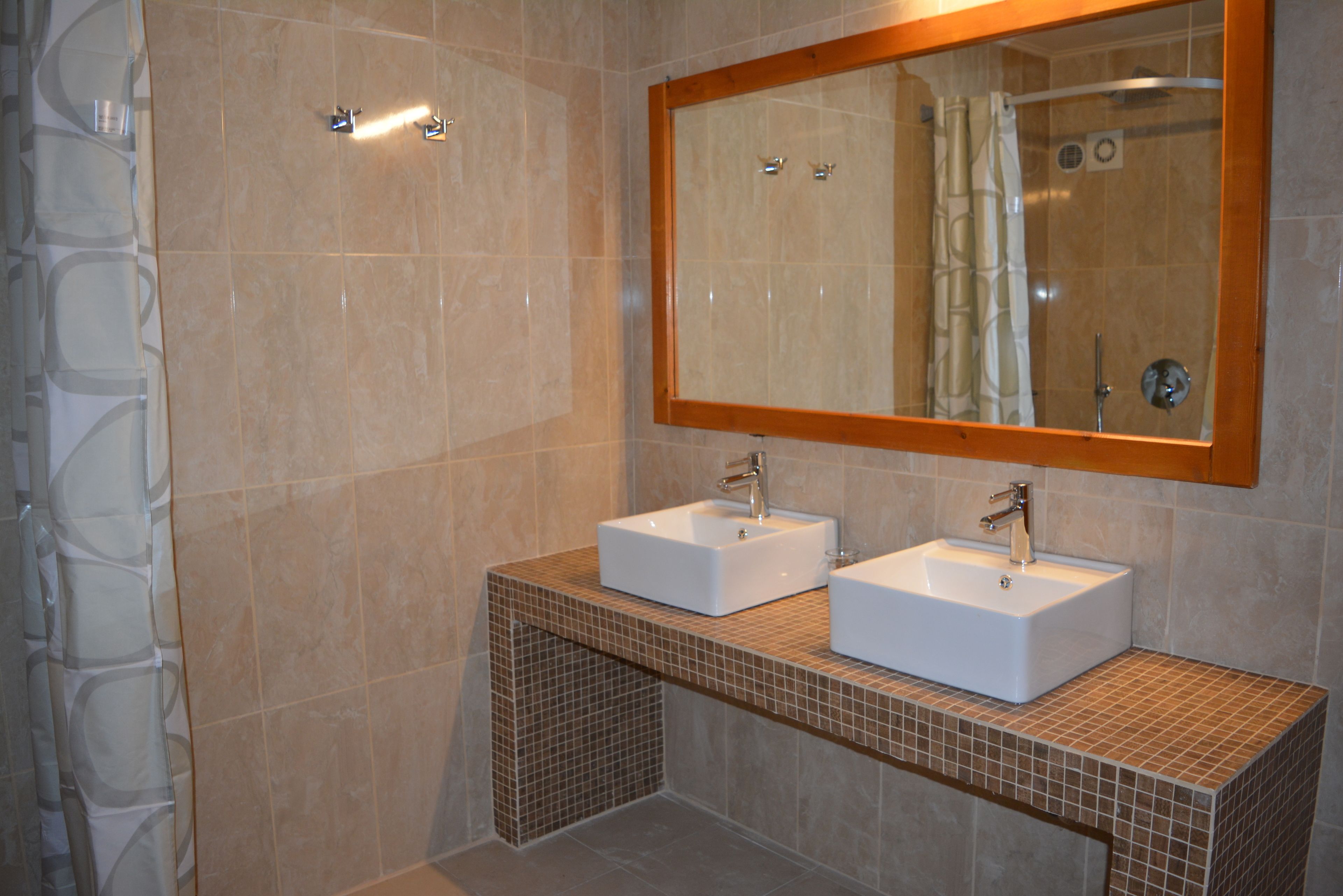 family apartment, 2 bedrooms, ground floor | bathroom | shower, hair dryer, towels