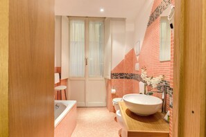 Junior Suite | Hypo-allergenic bedding, in-room safe, desk, soundproofing - Residenza RomAntica (Rome)