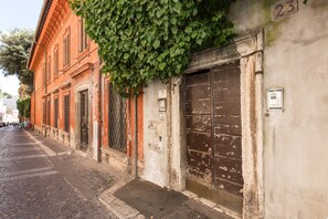 Entrée de l’hébergement