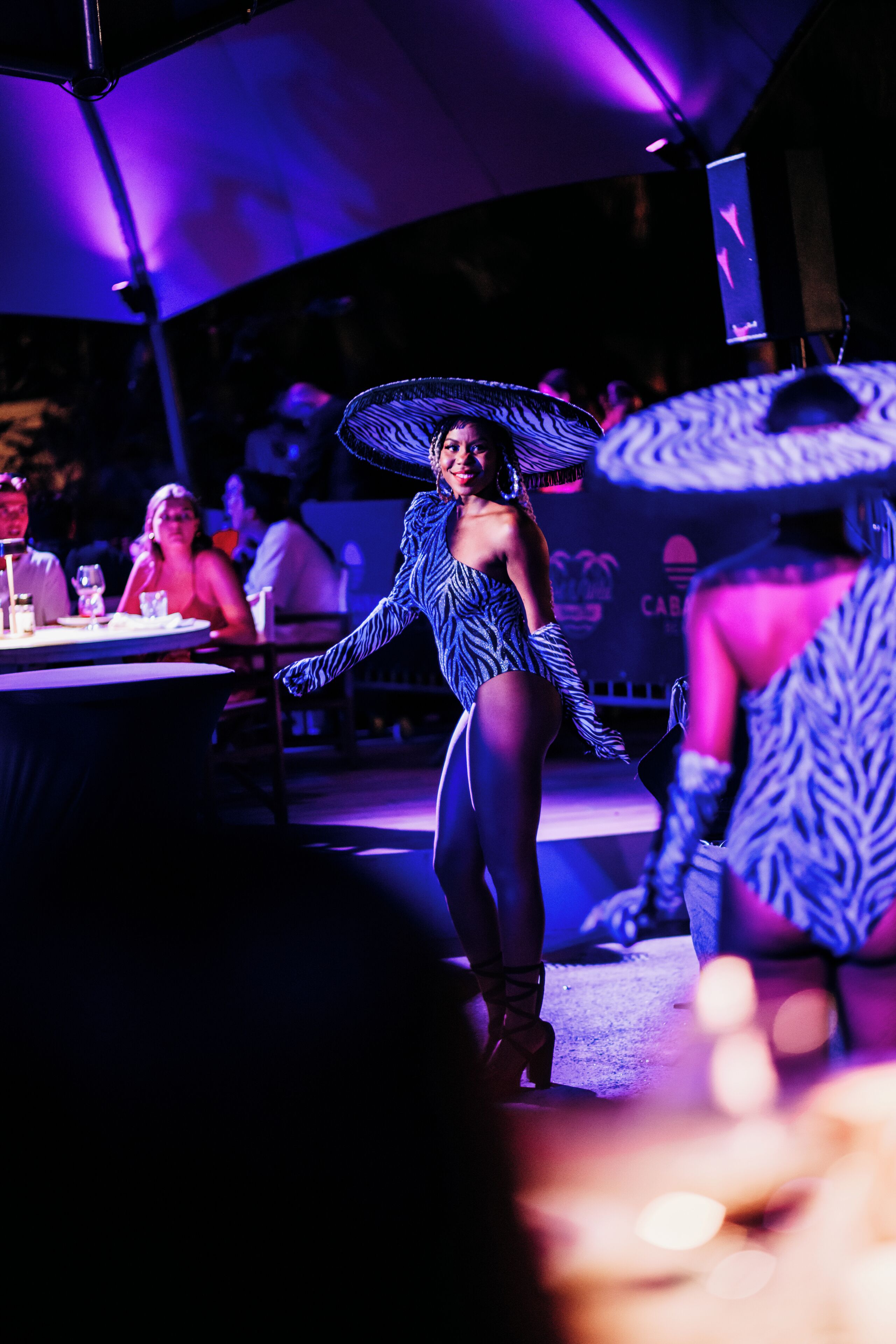 2 restaurants, breakfast, lunch, dinner served; international cuisine