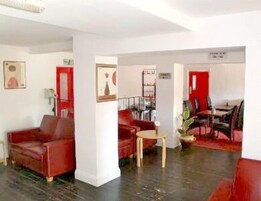 Se ofrece un desayuno continental (6.50 GBP por persona)