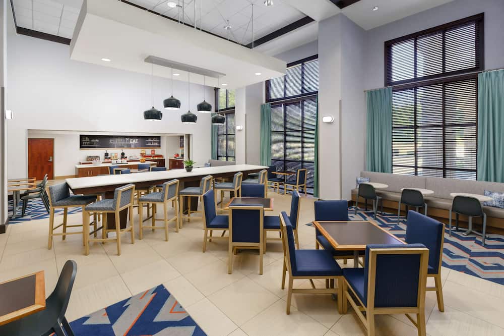 Hampton Inn & Suites West Sacramento