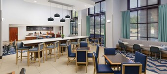 Hampton Inn & Suites West Sacramento