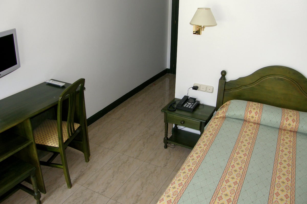 Blackout curtains, free WiFi, bed sheets