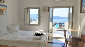 2 Schlafzimmer, individuell dekoriert, individuell eingerichtet