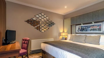 Executive Suite | Peralatan tempat tidur hipoalergenik, langsir/tirai gelap terus