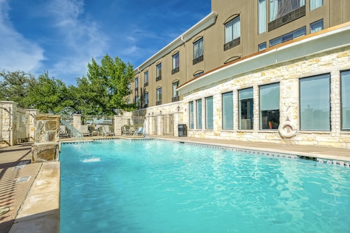 Holiday Inn Express Suites Beeville by IHG