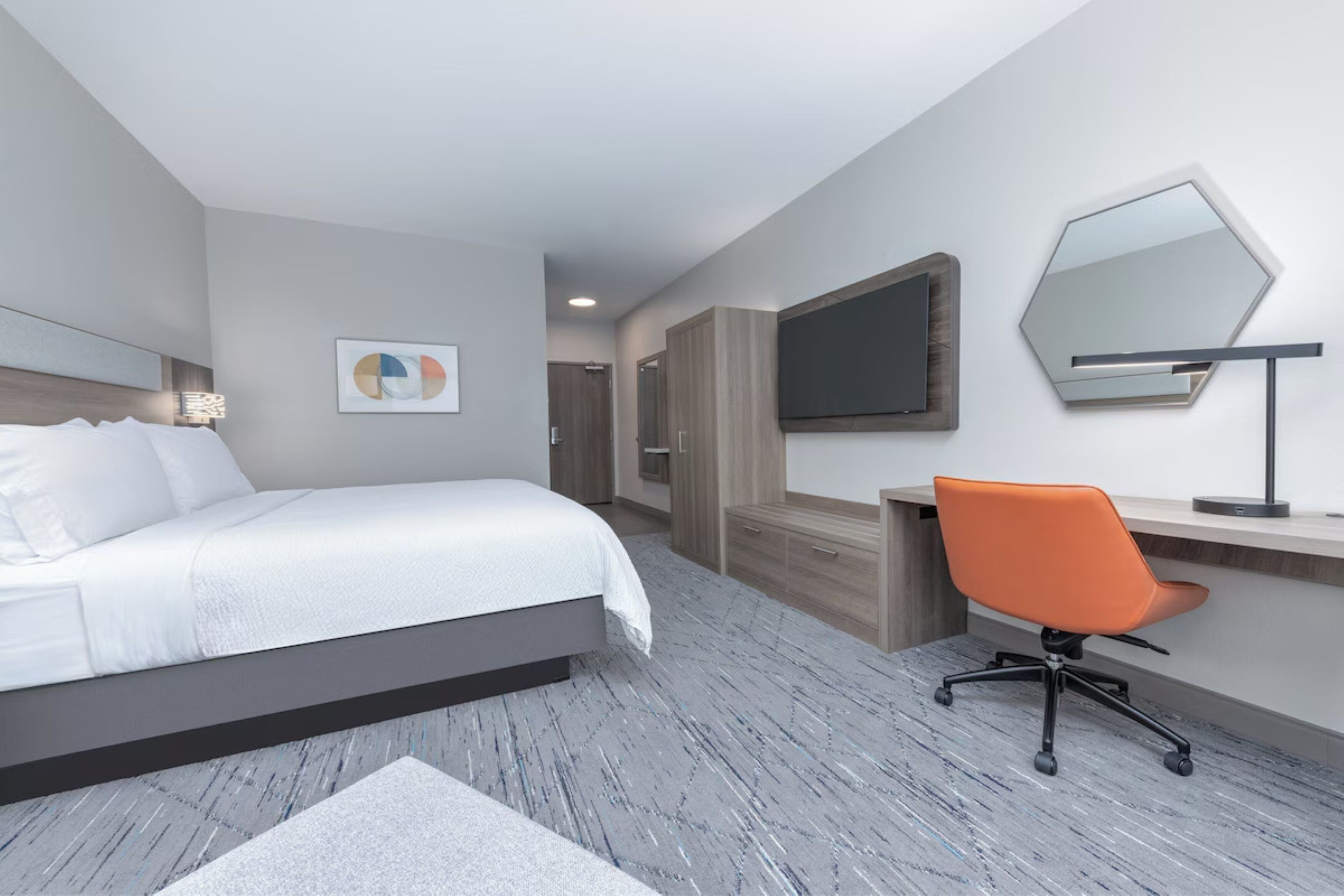 Premium bedding, down duvets, Tempur-Pedic beds, in-room safe