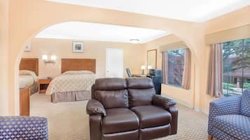 Suite, 2 camas Queen size, hidromasaje | Escritorio, wifi gratis, ropa de cama y despertador