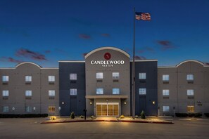 Exterior - Candlewood Suites VICTORIA by IHG (Victoria)