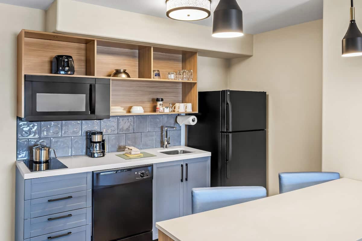 Suite, 1 Bedroom | Room amenity