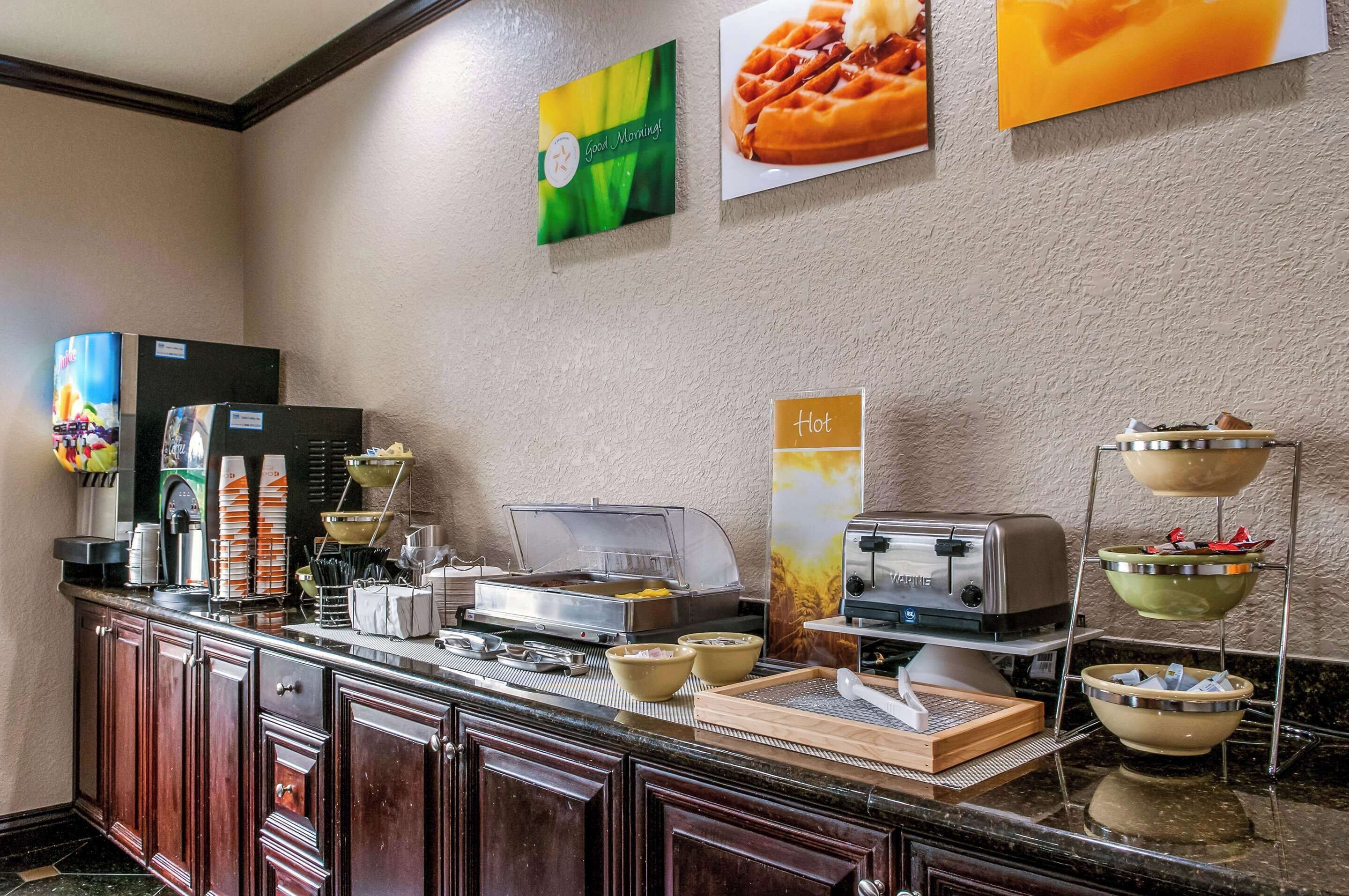 free daily continental breakfast