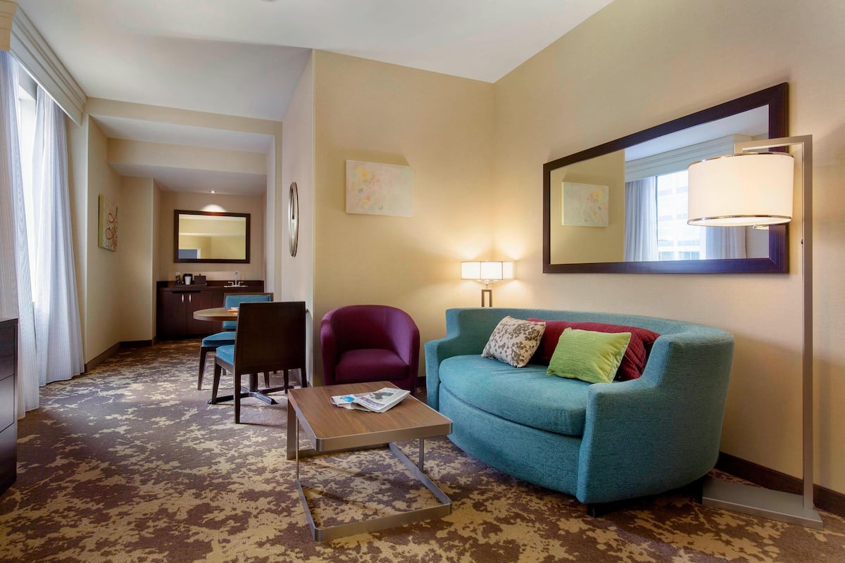 Family Suite, 1 Bedroom | Premium bedding, in-room safe, desk, laptop workspace