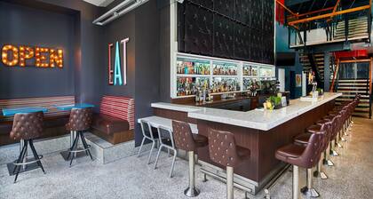 Courtyard by Marriott Portland City Center