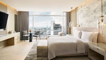 St Regis, Suite, 1 cama King size | 1 habitación, ropa de cama de alta calidad y minibar