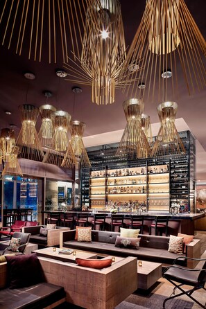 4 restaurants; ze serveren er ontbijt, lunch, diner en brunch 