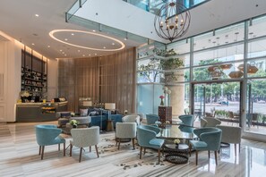 4 restaurants, breakfast, lunch, dinner served; barbecue 