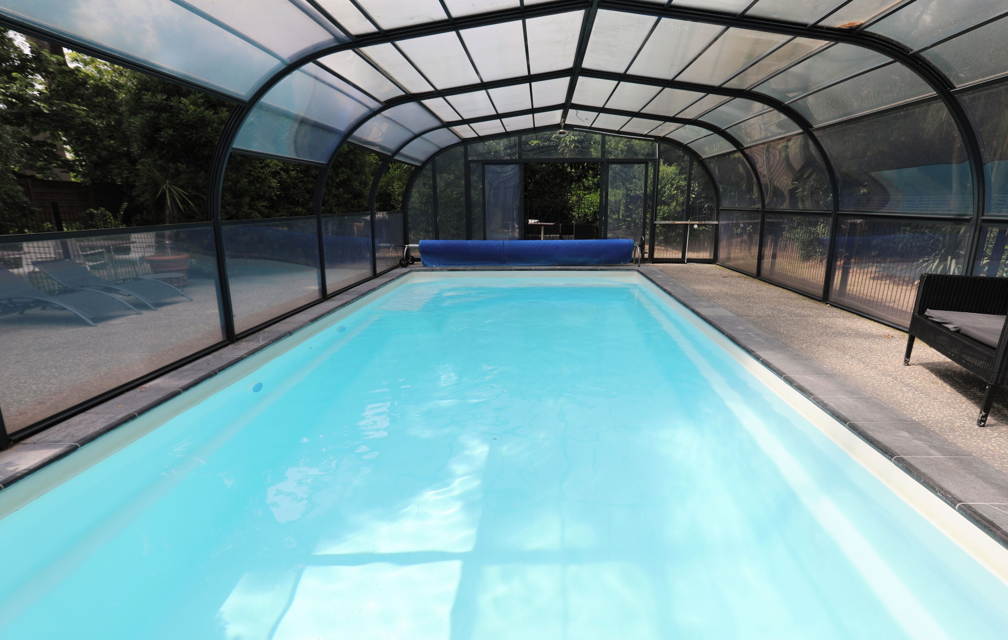 Piscine couverte, piscine extérieure (ouverte en saison)