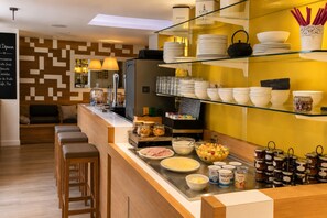 Desayuno buffet todos los días (con cargo) 