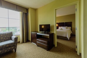 1 chambre, minibar, coffres-forts dans les chambres, bureau