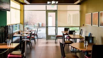 Desayuno continental incluido todos los días