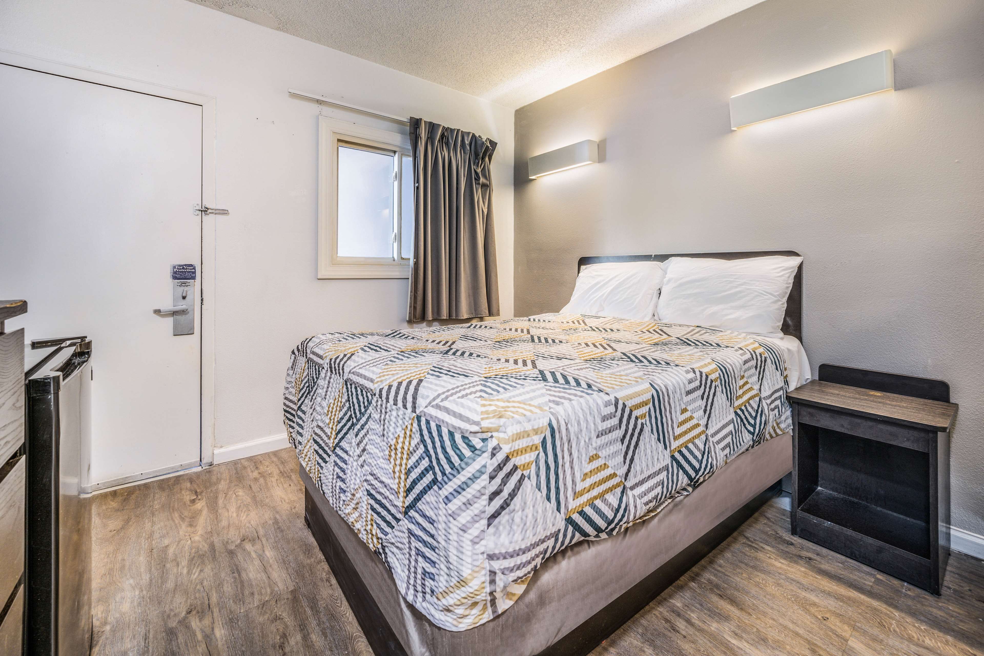 Free WiFi, bed sheets