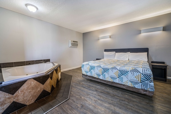 WiFi (free), bed sheets