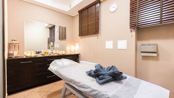 Boblebad, kropsbehandlinger, hydroterapi, body scrub-behandlinger
