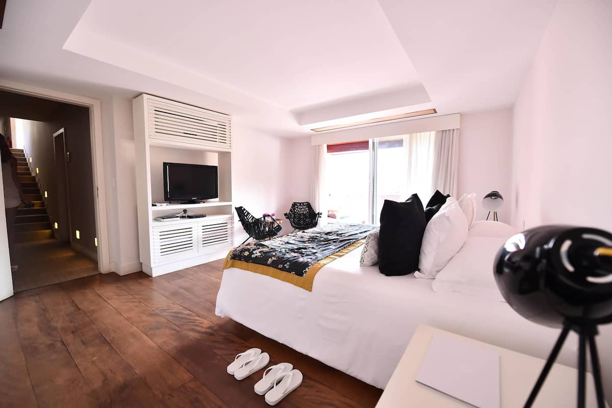 2 habitaciones, minibar y caja de seguridad en la habitación