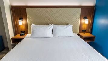 2 bedrooms, premium bedding, minibar, in-room safe