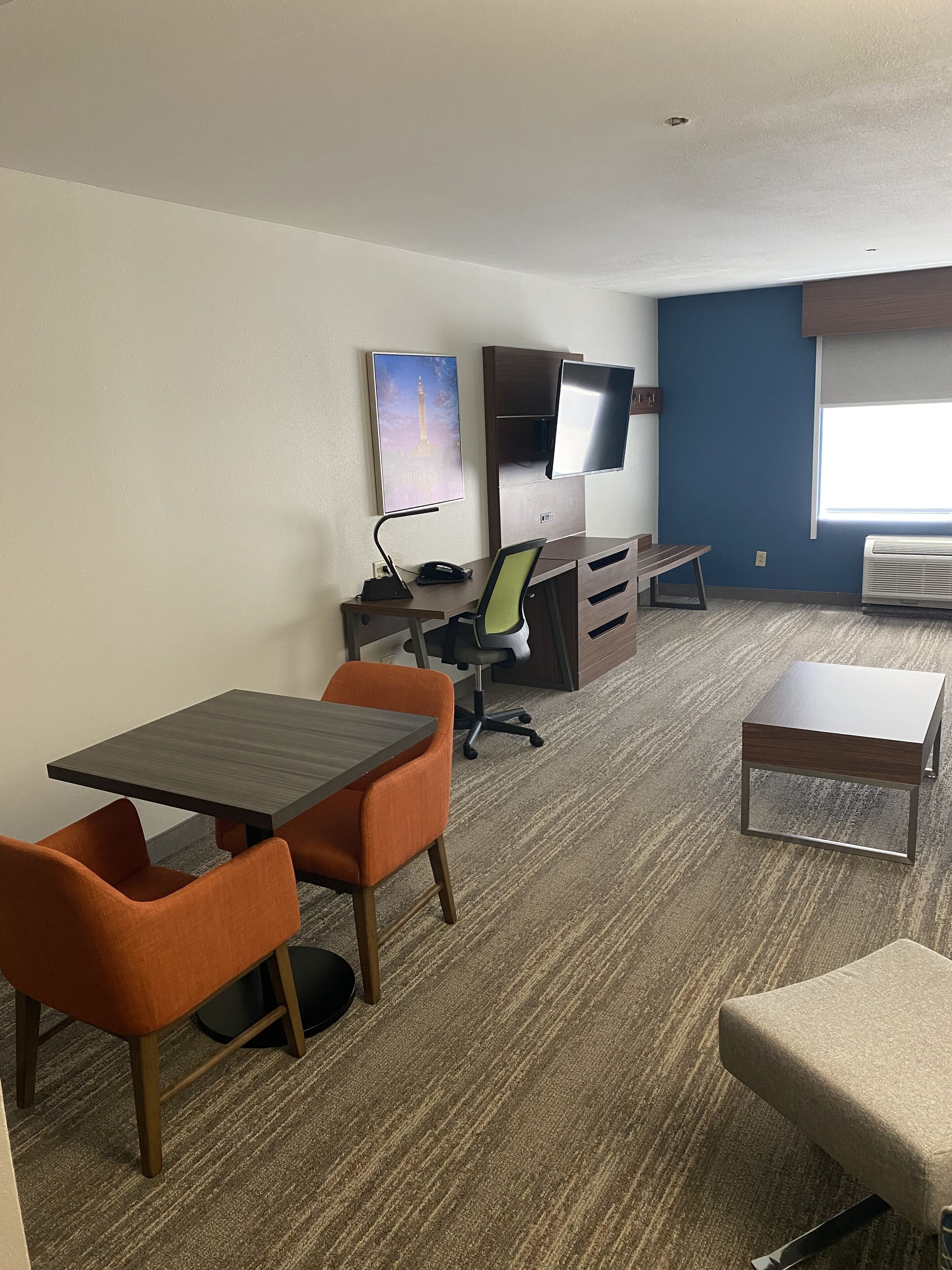 studio suite, 1 king bed, non smoking | 2 bedrooms, premium bedding, minibar, in-room safe