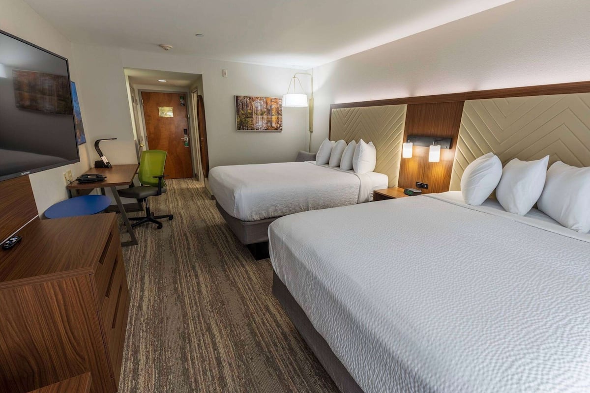 room, 2 queen beds, accessible, non smoking | 2 bedrooms, premium bedding, minibar, in-room safe